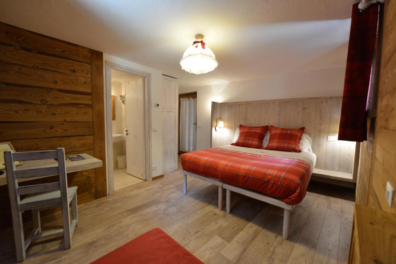 קונייה Hotel Petit Dahu - Chambres Et Restaurant מראה חיצוני תמונה