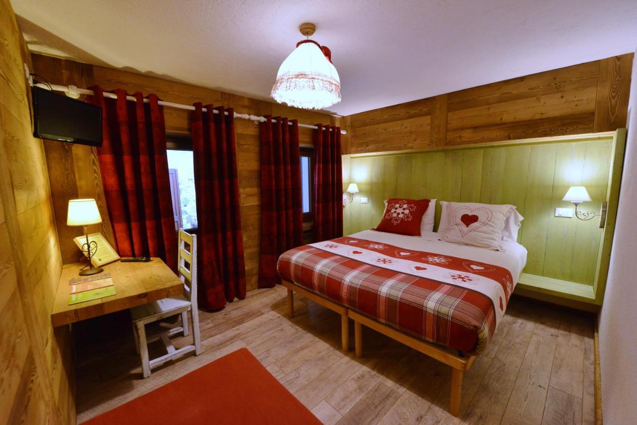 קונייה Hotel Petit Dahu - Chambres Et Restaurant מראה חיצוני תמונה
