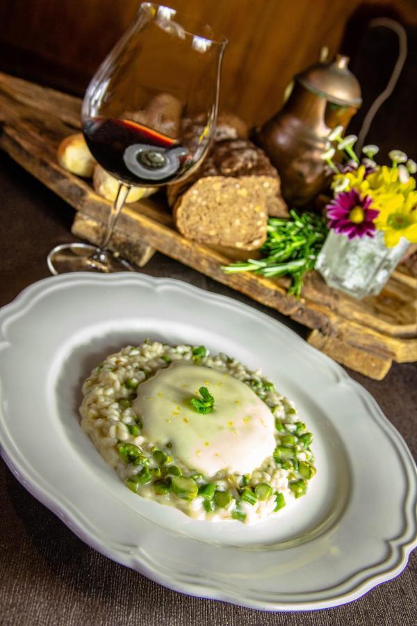 קונייה Hotel Petit Dahu - Chambres Et Restaurant מראה חיצוני תמונה