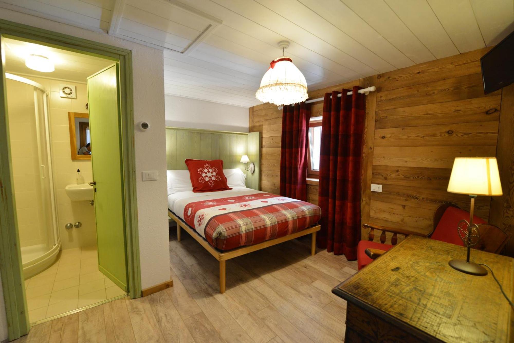 קונייה Hotel Petit Dahu - Chambres Et Restaurant מראה חיצוני תמונה