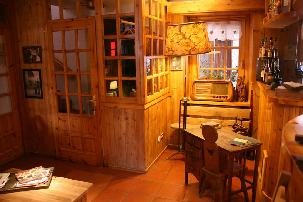 קונייה Hotel Petit Dahu - Chambres Et Restaurant מראה חיצוני תמונה
