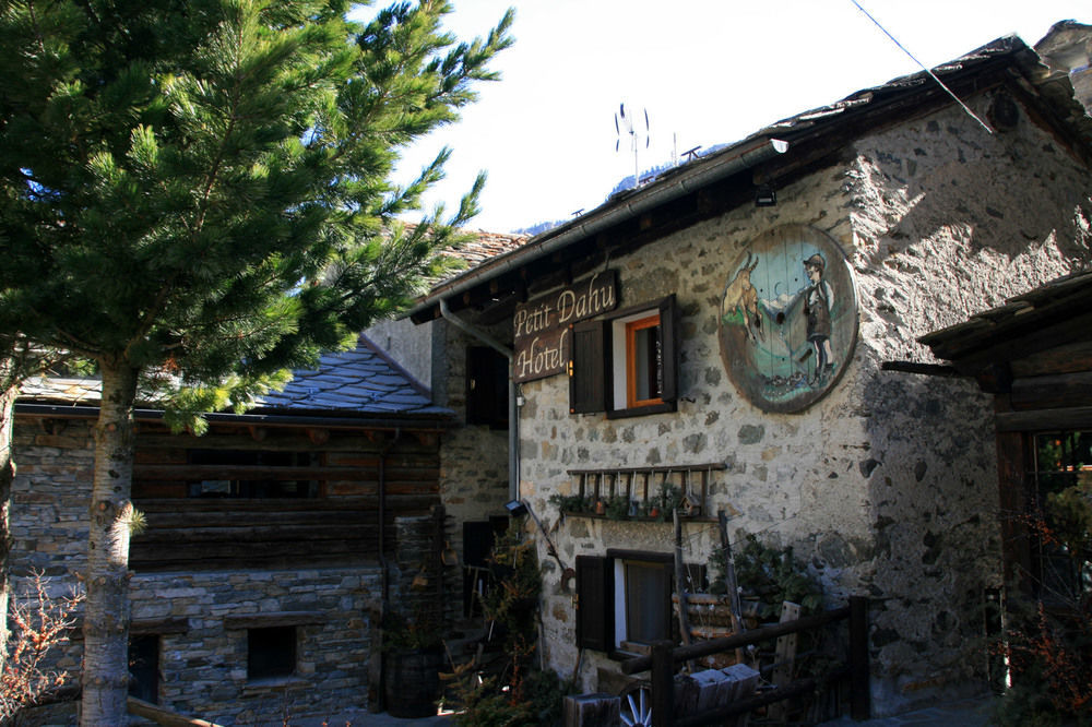 קונייה Hotel Petit Dahu - Chambres Et Restaurant מראה חיצוני תמונה
