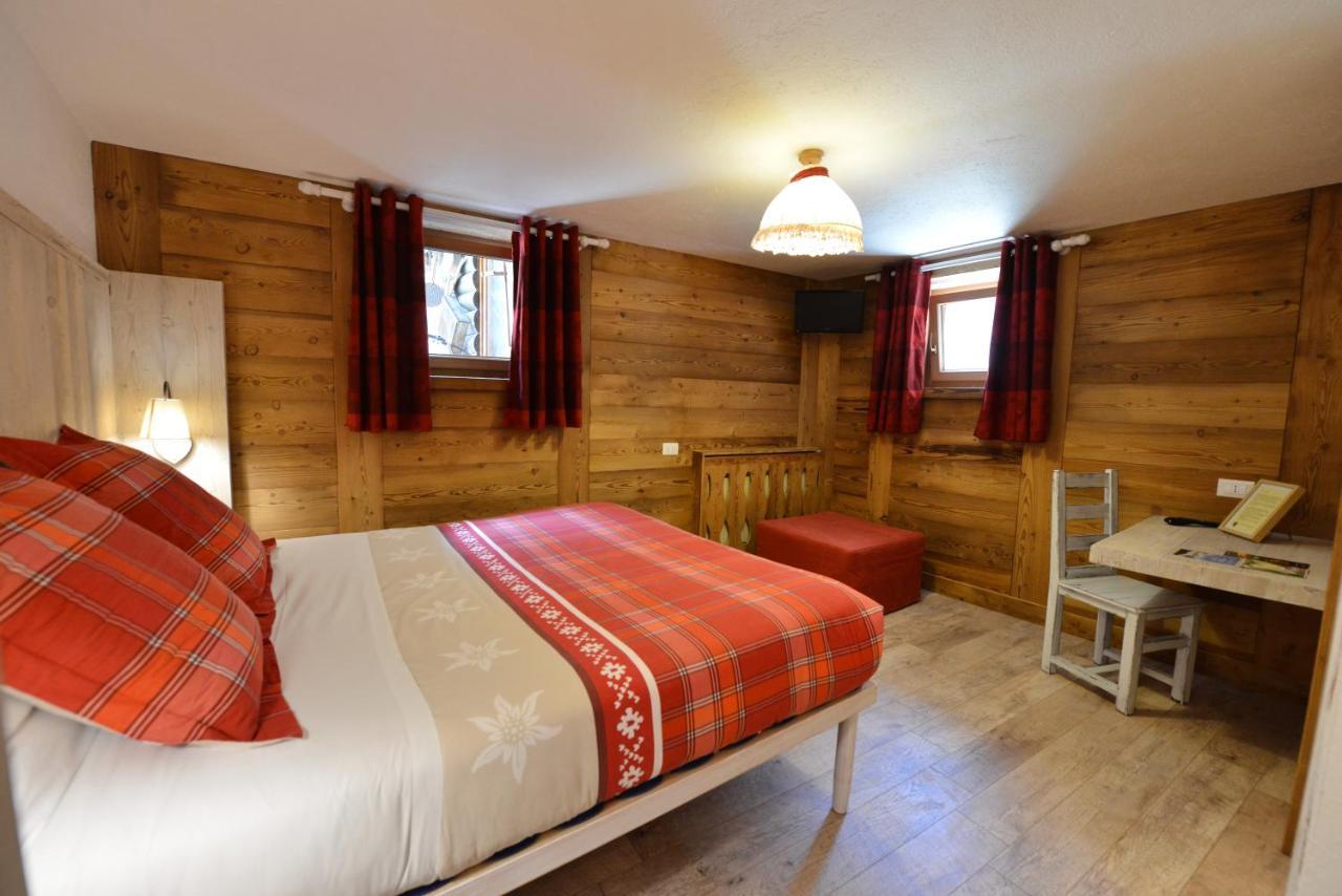 קונייה Hotel Petit Dahu - Chambres Et Restaurant מראה חיצוני תמונה